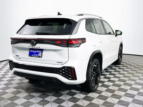 2026 Volkswagen Tiguan 2.0T SEL R-Line