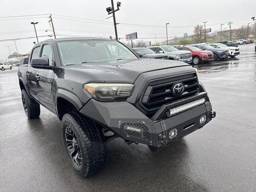2022 Toyota Tacoma SR