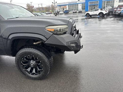 2022 Toyota Tacoma SR