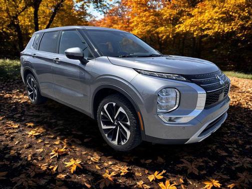 2022 Mitsubishi Outlander SE