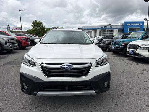 Crystal White Pearl 2020 Subaru Outback Limited