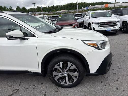 Crystal White Pearl 2020 Subaru Outback Limited