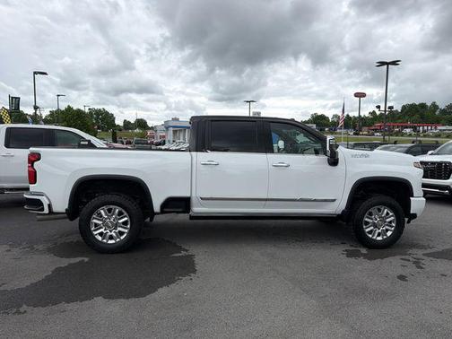 Summit White 2024 Chevrolet Silverado 3500 High Country