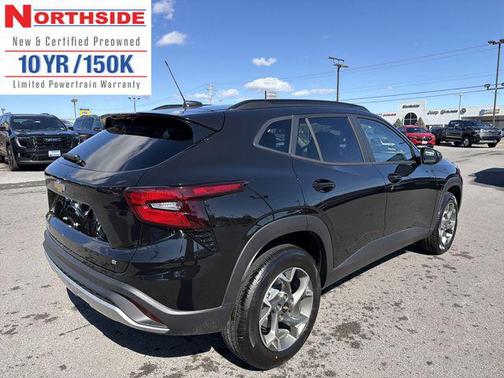 Mosaic Black Metallic 2026 Chevrolet Trax LT