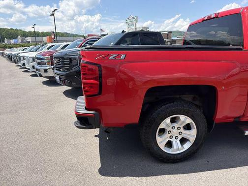Red 2018 Chevrolet Silverado 1500 2LT