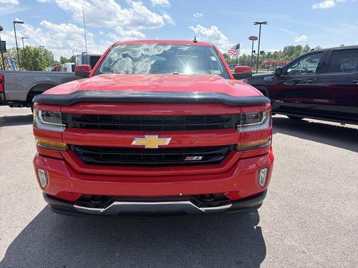 Red 2018 Chevrolet Silverado 1500 2LT