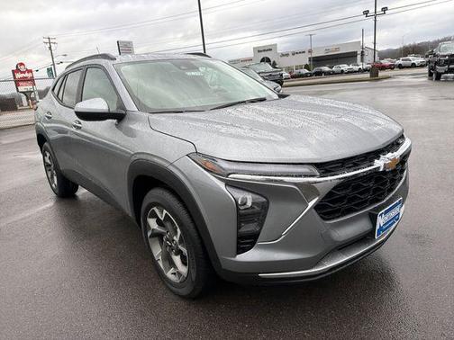 Sterling Gray Metallic 2026 Chevrolet Trax LT