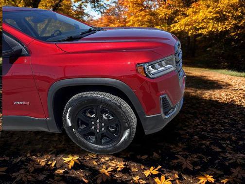 2023 GMC Acadia AWD AT4