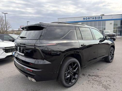 Mosaic Black Metallic 2026 Chevrolet Traverse RS