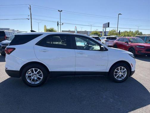 Summit White 2022 Chevrolet Equinox LS