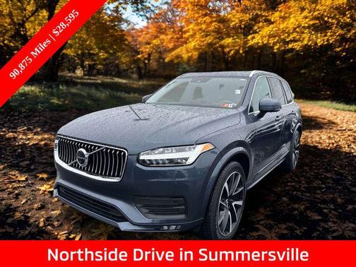 2022 Volvo XC90 T6 Momentum