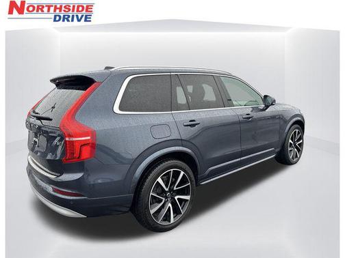 2022 Volvo XC90 T6 Momentum