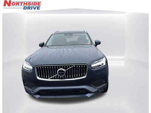 2022 Volvo XC90 T6 Momentum