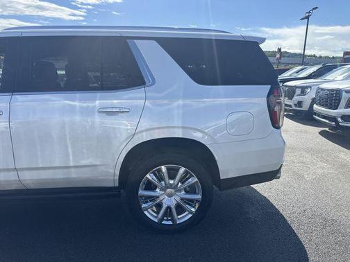 Iridescent Pearl Tricoat 2021 Chevrolet Tahoe 4WD High Country
