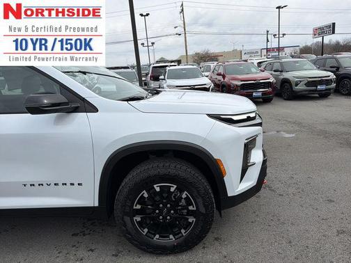 Polar White Tricoat 2026 Chevrolet Traverse AWD Z71