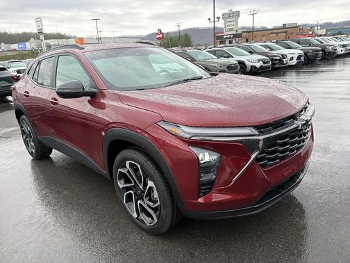 Crimson Metallic 2024 Chevrolet Trax FWD 2RS