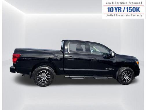 2023 Nissan Titan SV