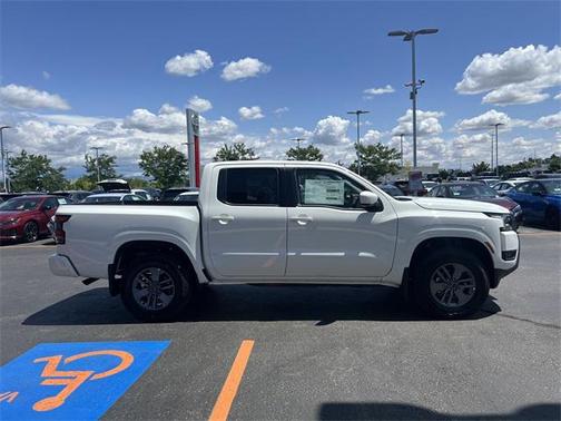 2025 Nissan Frontier SV