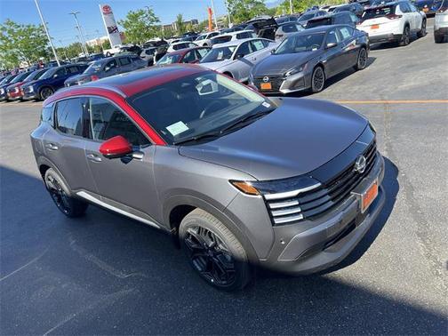 2025 Nissan Kicks SR
