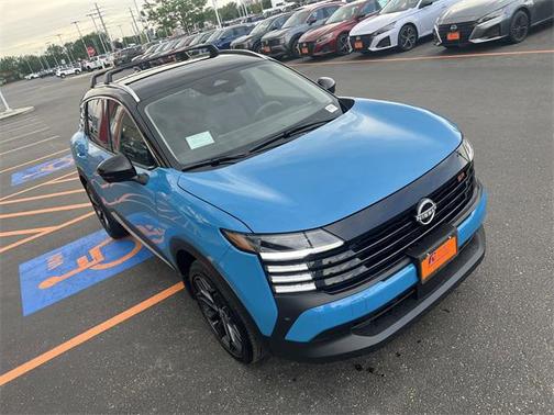2025 Nissan Kicks SR