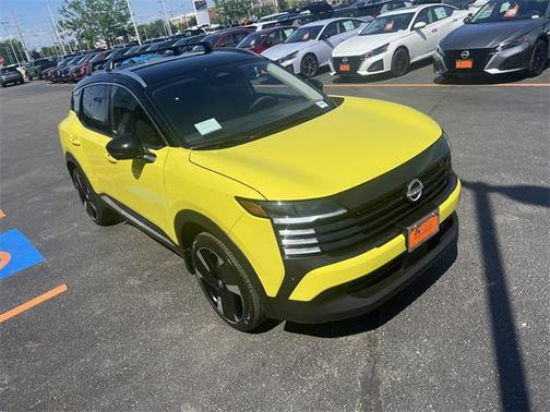 2025 Nissan Kicks SR