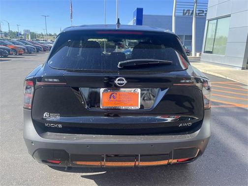2025 Nissan Kicks SV