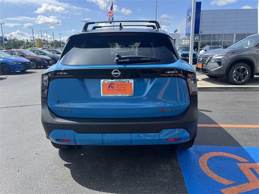 2025 Nissan Kicks SR