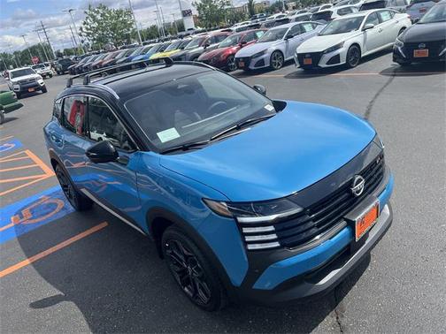 2025 Nissan Kicks SR