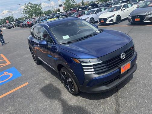 2025 Nissan Kicks SR