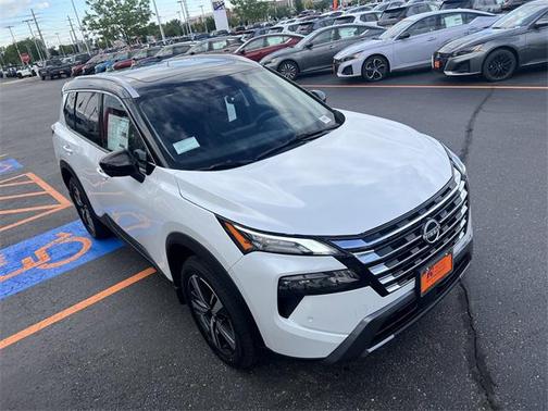 2025 Nissan Rogue SL