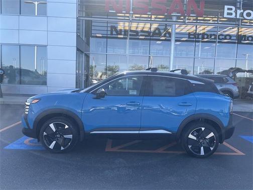 2025 Nissan Kicks SR
