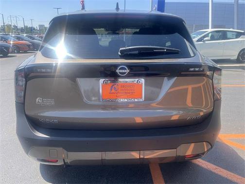2025 Nissan Kicks SV