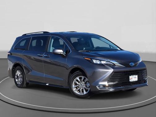 2024 Toyota Sienna XLE