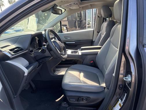 2024 Toyota Sienna XLE
