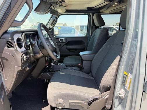 Anvil Clearcoat 2025 Jeep Wrangler 4xe Sport