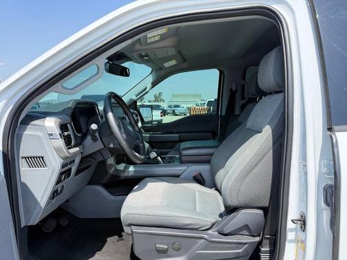 Oxford White 2023 Ford F-150 Lightning XLT