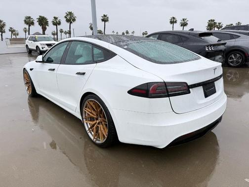 2022 Tesla Model S Plaid