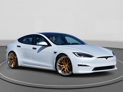 2022 Tesla Model S Plaid