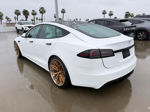 2022 Tesla Model S Plaid
