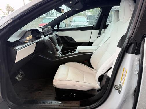 2022 Tesla Model S Plaid