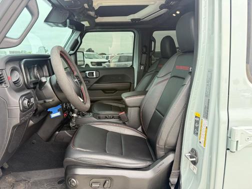 Earl Clearcoat 2024 Jeep Wrangler Rubicon
