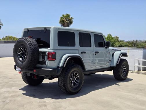 Earl Clearcoat 2024 Jeep Wrangler Rubicon