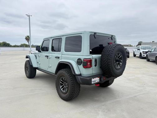 Earl Clearcoat 2024 Jeep Wrangler Rubicon