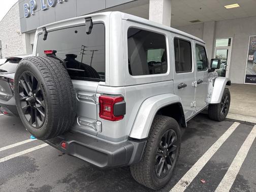 2024 Jeep Wrangler 4xe Sahara