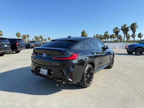 Black Sapphire Metallic 2022 BMW X4 xDrive30i