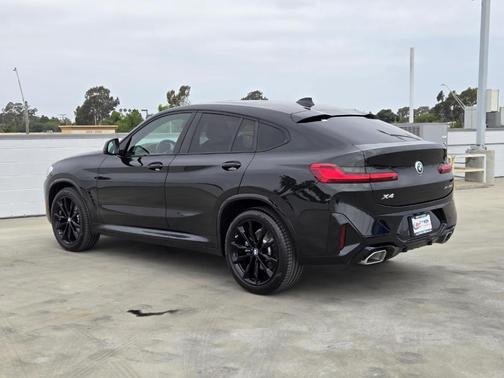Black Sapphire Metallic 2022 BMW X4 xDrive30i