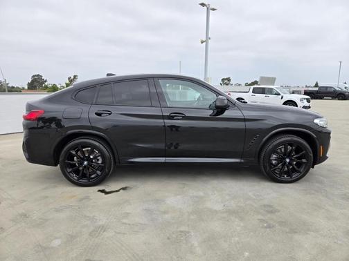 Black Sapphire Metallic 2022 BMW X4 xDrive30i
