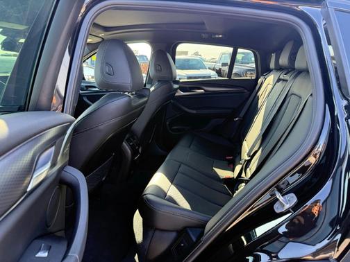 Black Sapphire Metallic 2022 BMW X4 xDrive30i