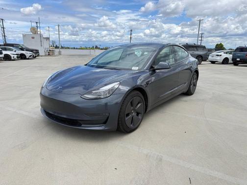 Midnight Silver Metallic 2022 Tesla Model 3 Long Range