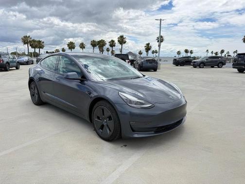 Midnight Silver Metallic 2022 Tesla Model 3 Long Range